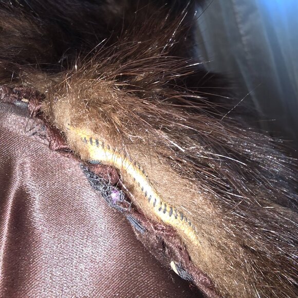 R.M. TAYLOR CO. FUR COAT - Picture 12 of 15